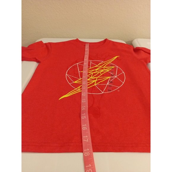 NWT Boys The Flash Red Crew Neck T-Shirt Size 5/6 - Picture 6 of 6